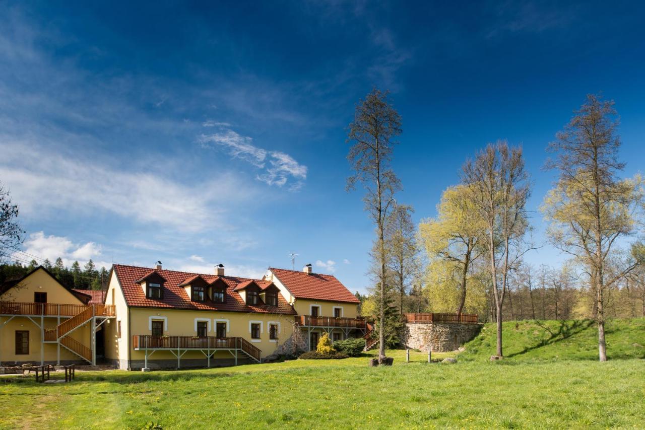 Mlyn Kamenice Klucenice Exterior photo
